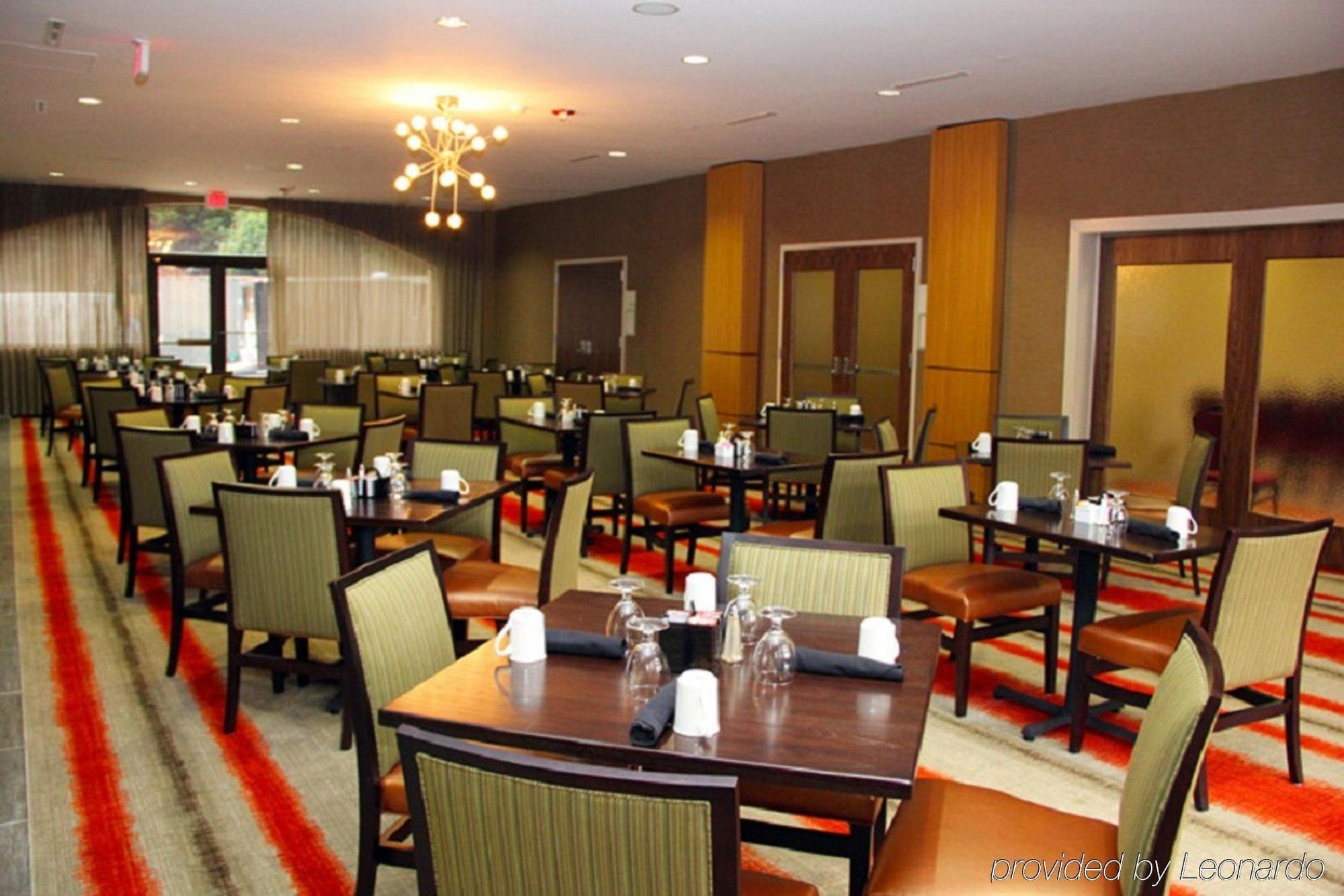 Holiday Inn Charlotte University By Ihg Buitenkant foto