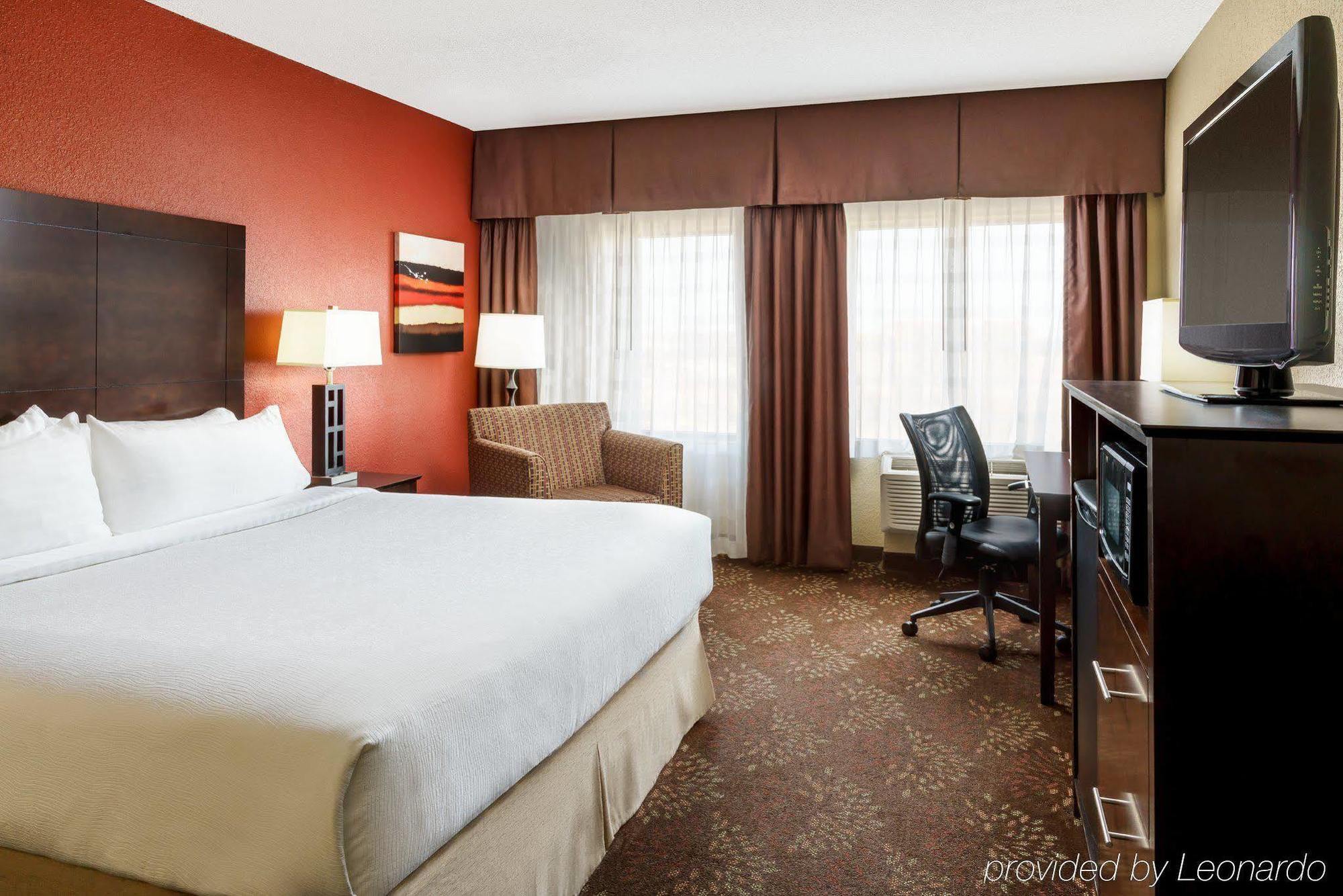 Holiday Inn Charlotte University By Ihg Buitenkant foto