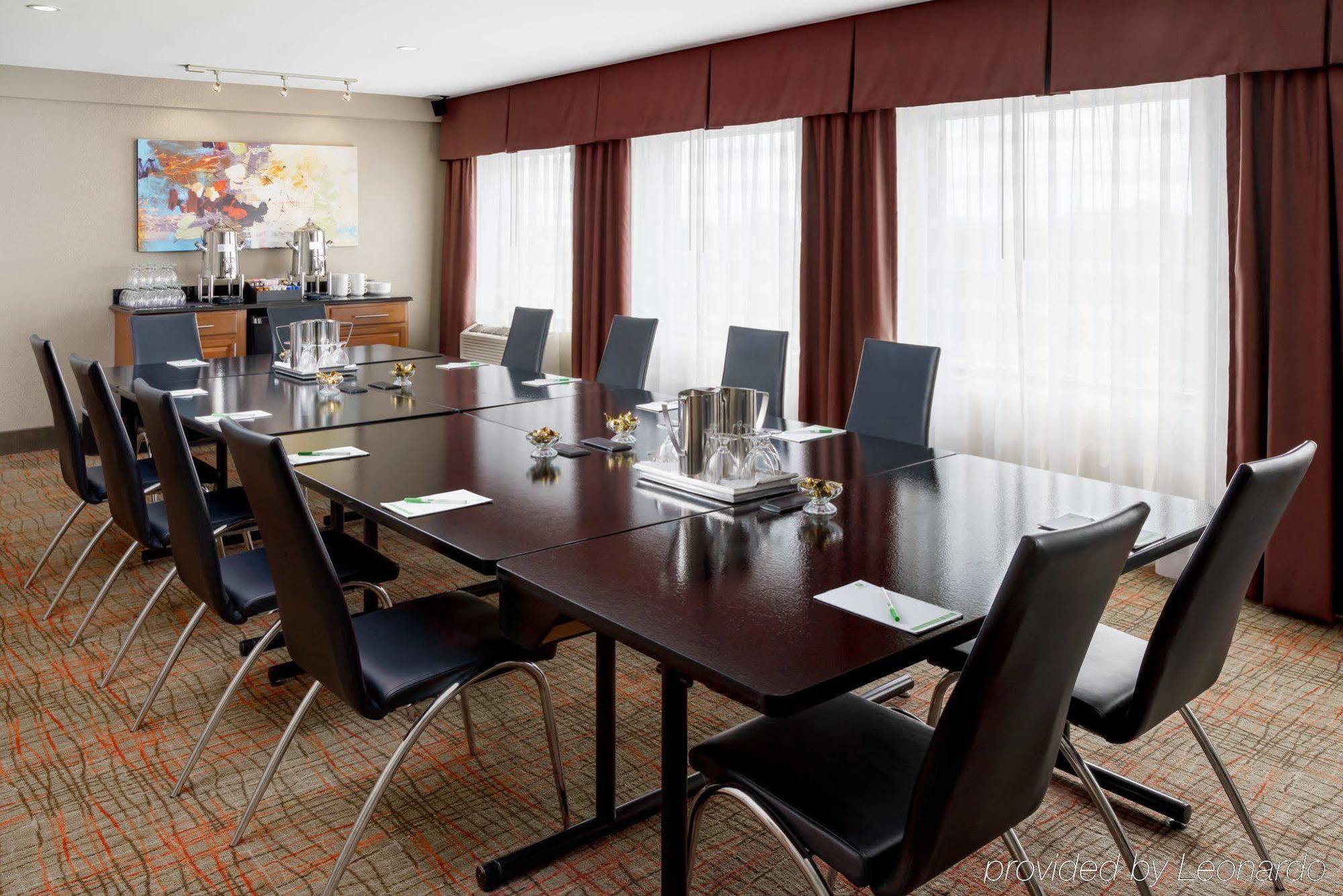 Holiday Inn Charlotte University By Ihg Buitenkant foto