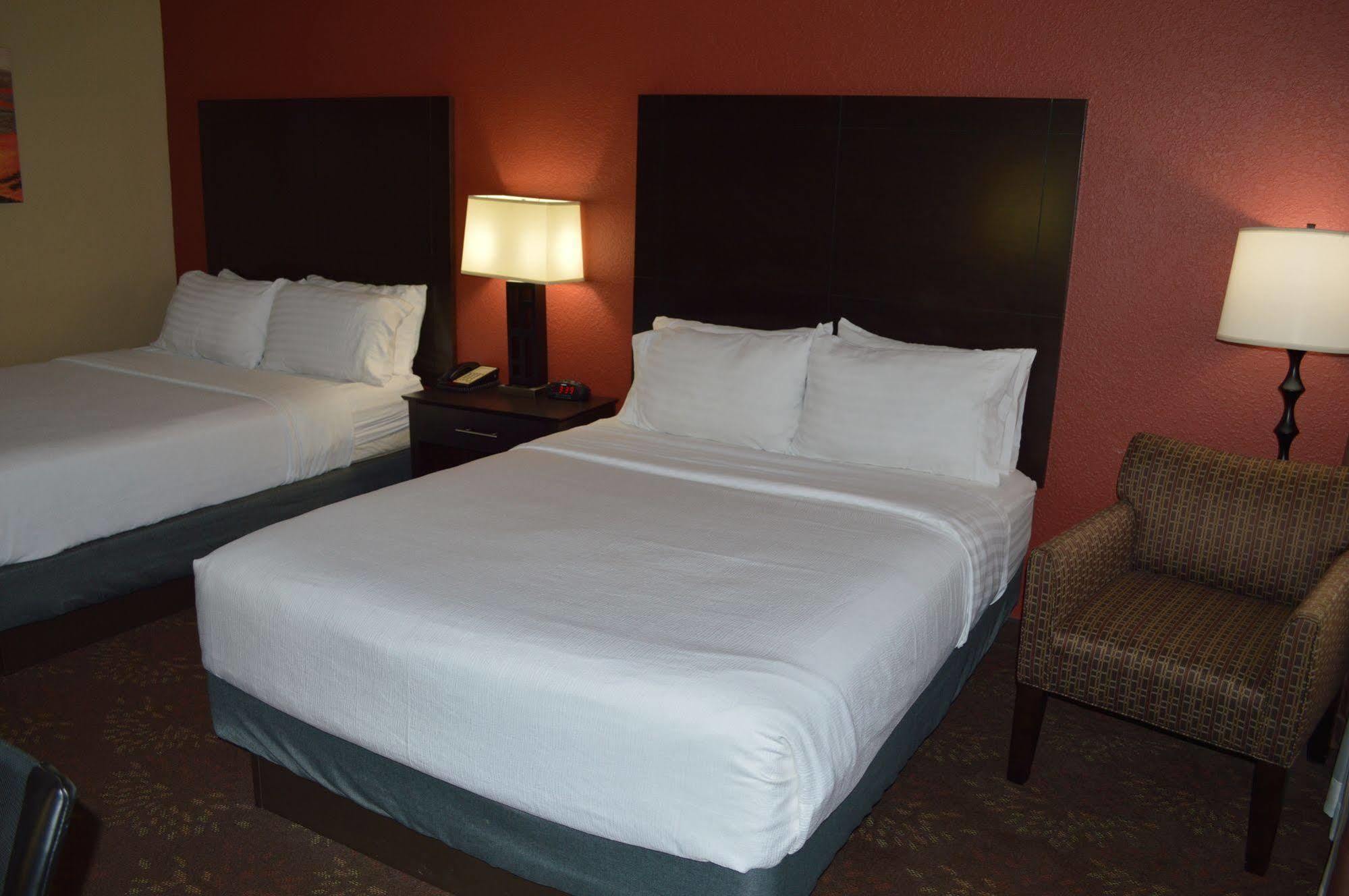 Holiday Inn Charlotte University By Ihg Buitenkant foto