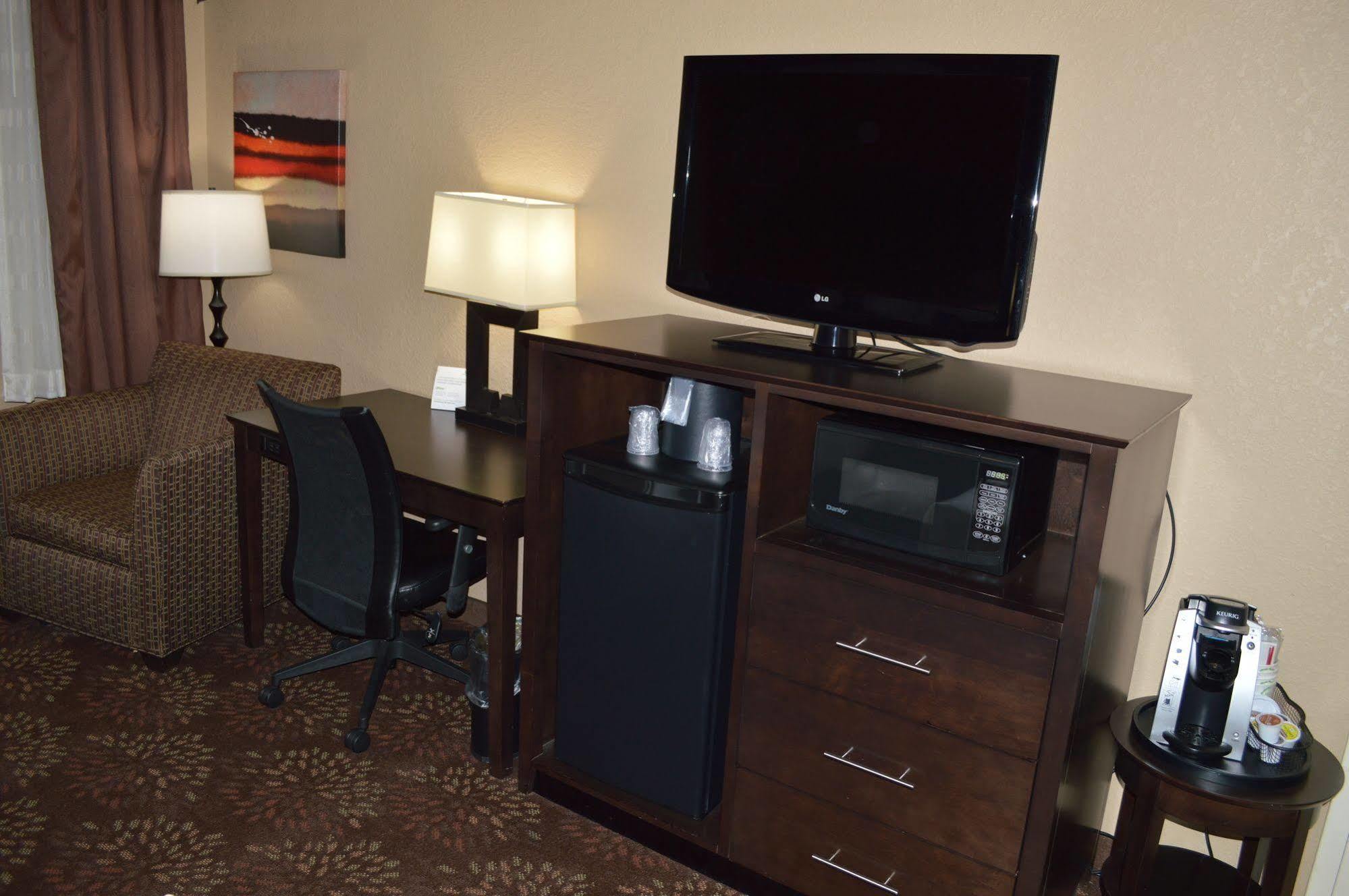 Holiday Inn Charlotte University By Ihg Buitenkant foto