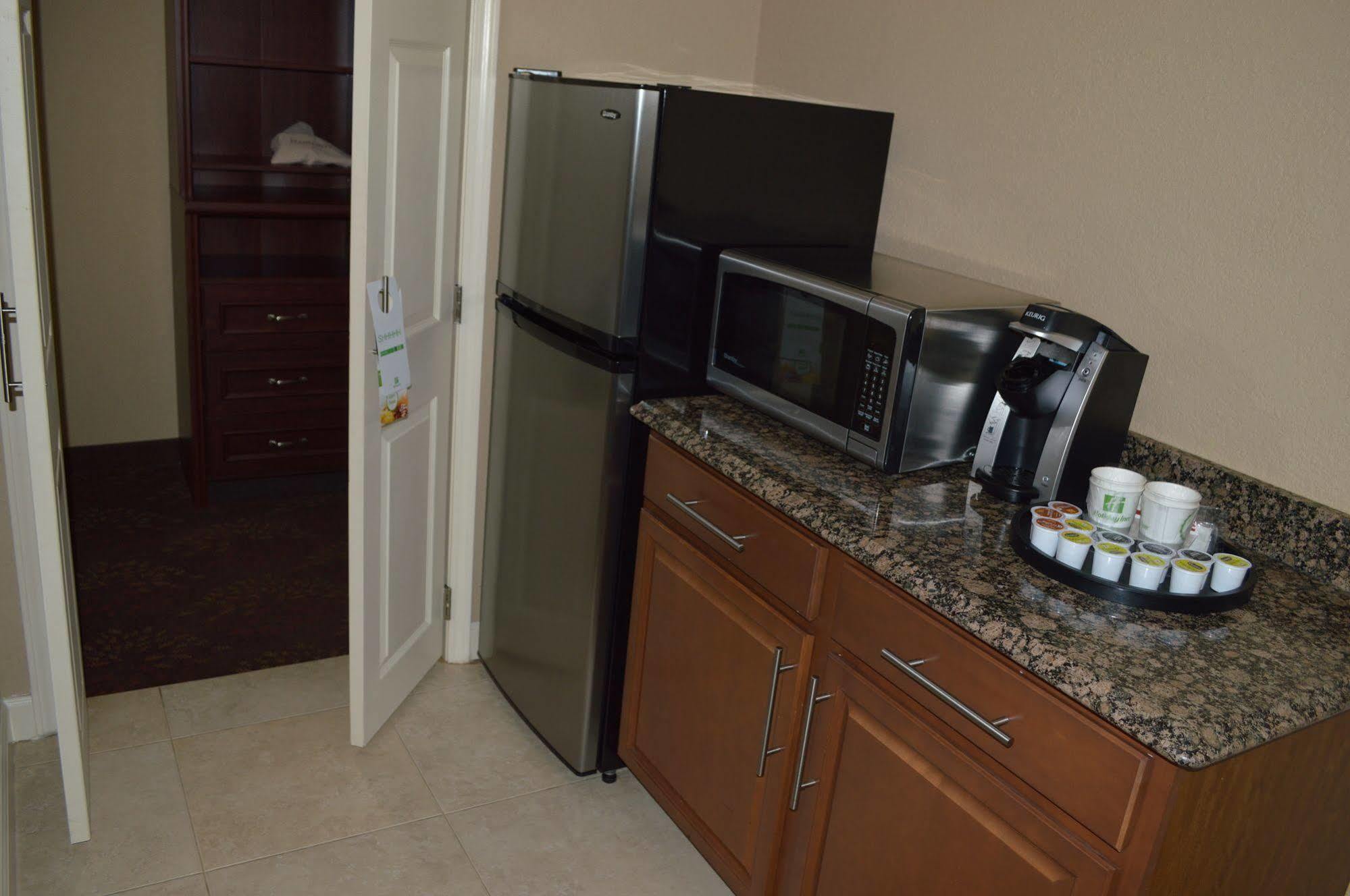 Holiday Inn Charlotte University By Ihg Buitenkant foto