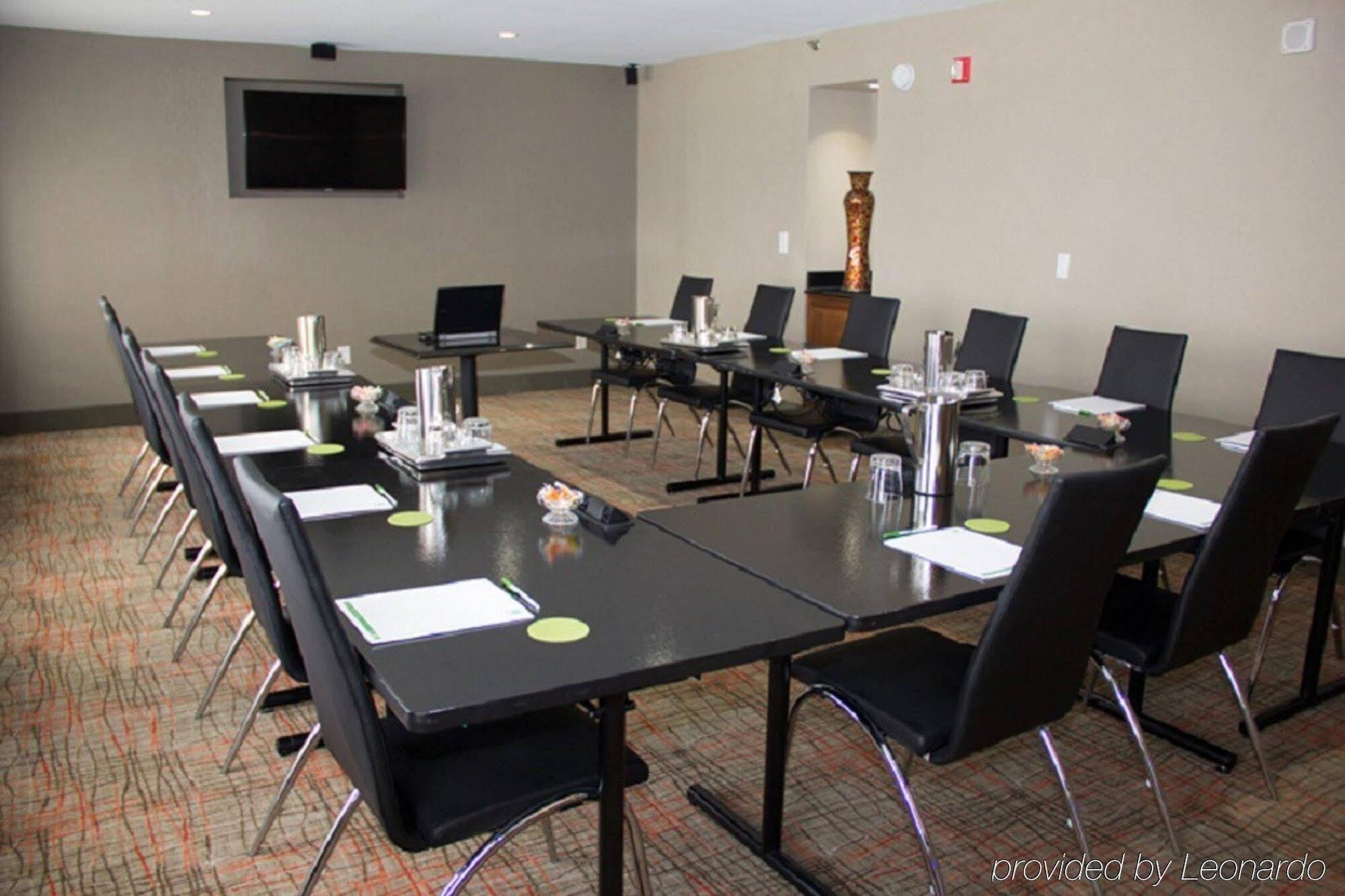 Holiday Inn Charlotte University By Ihg Buitenkant foto